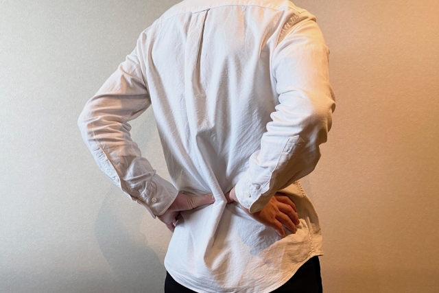 腰痛に悩む方のイメージ あさば整体院守谷院